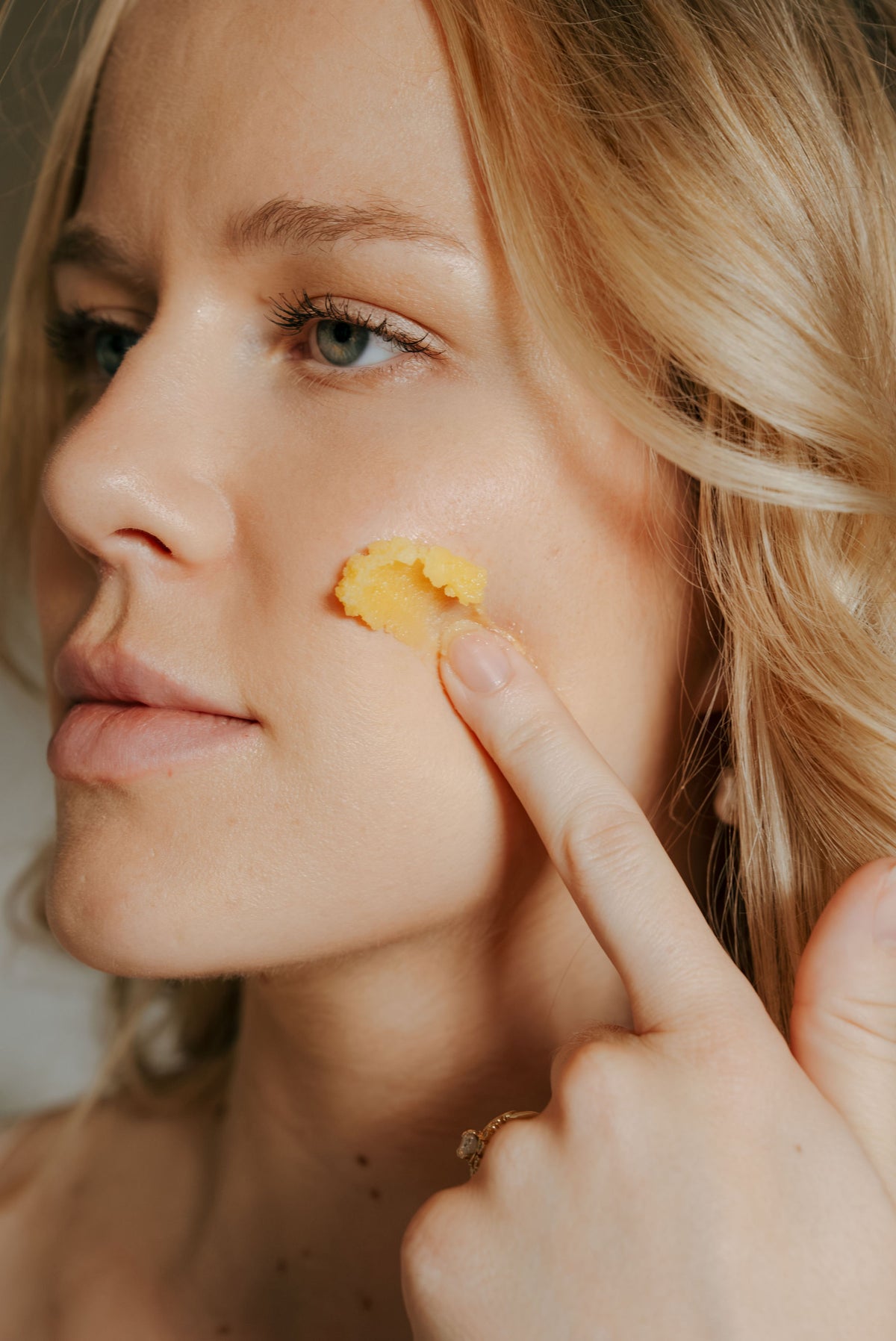 Velvet Face Renewal · 1% Bakuchiol + Vitamin C + CoQ10 Tallow Face Balm